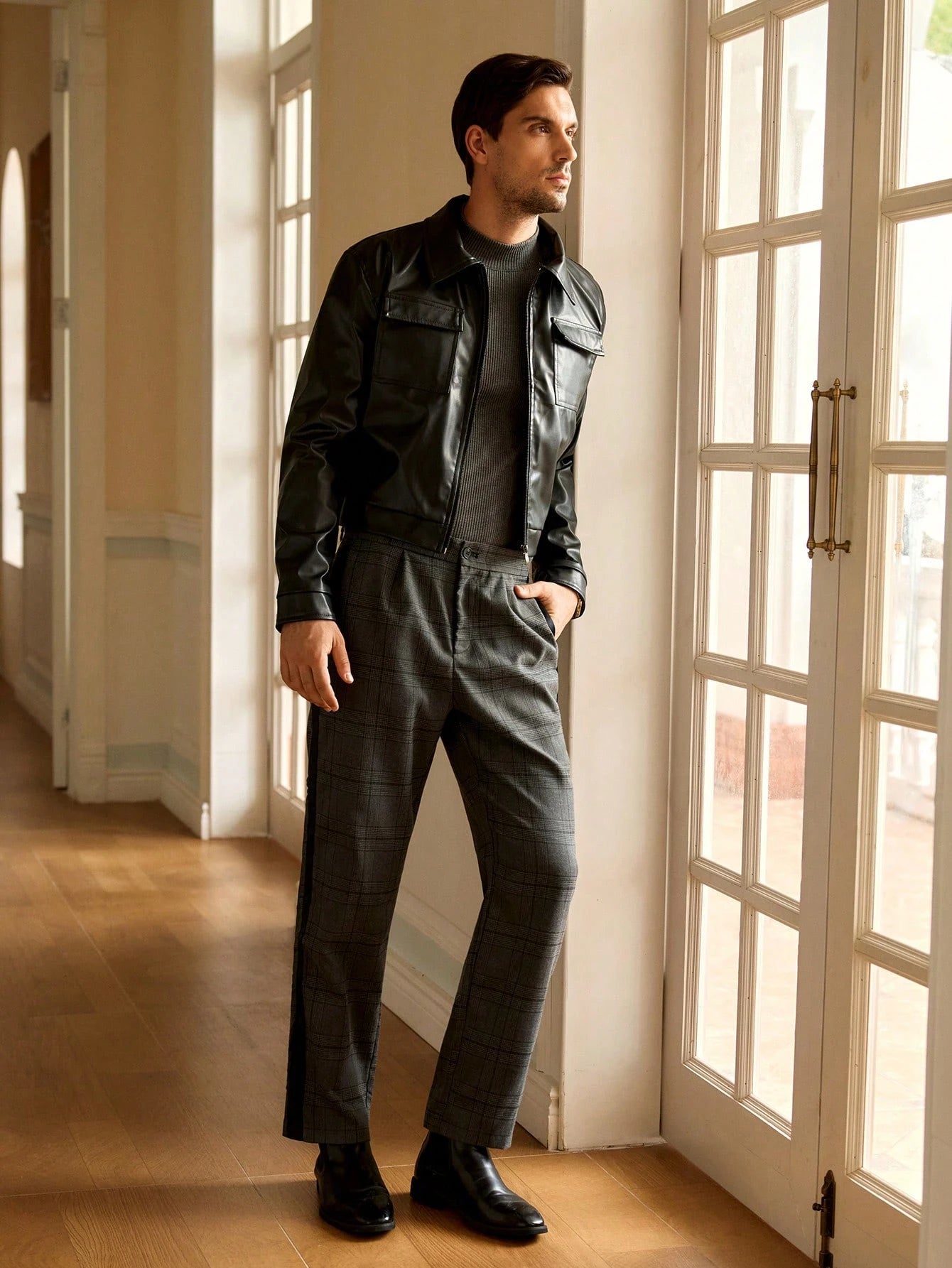 Men's casual streetwear jacket with zipper in PU leather.